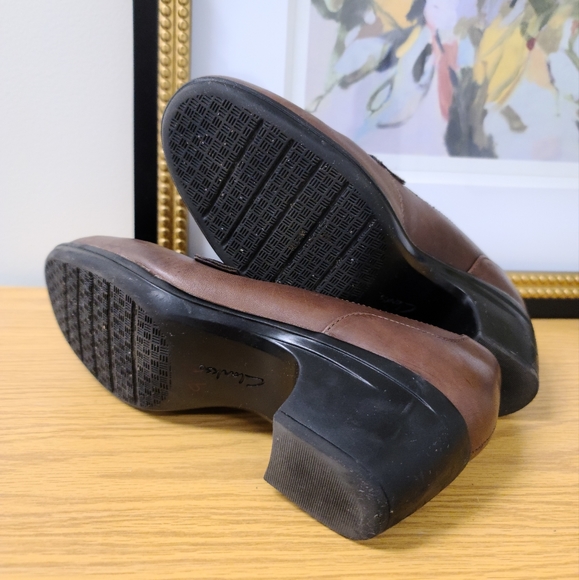 Clarks Emily Andria Slip-On - Picture 2 of 7